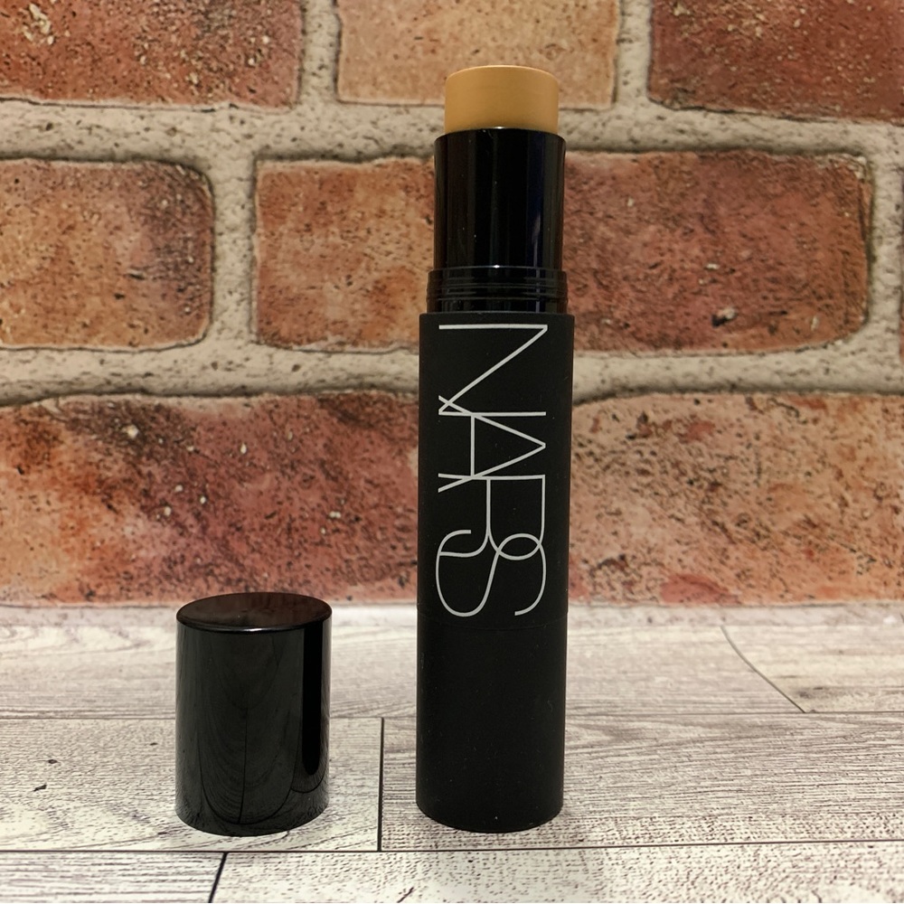 Nars Velvet Stick Foundation “Stromboli”